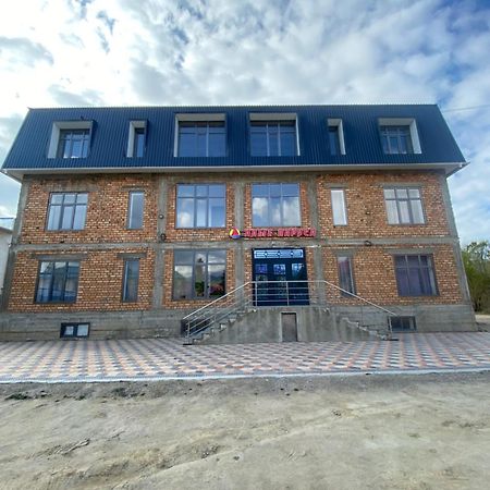 Алые Паруса Hotel Чолпон-Ата Екстериор снимка
